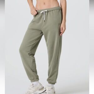 Vuori Women’s Sedona Sweatpants Metal Green XS